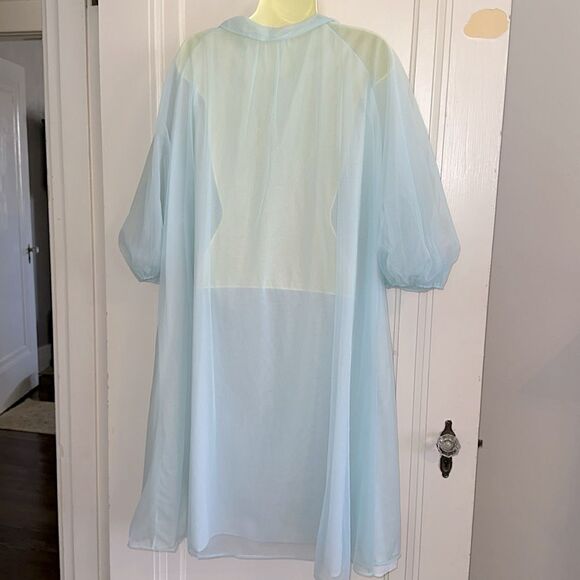 Vtg 60s Artemis Light Blue 2 layer semi sheer robe/ embroidery & puff sleeves - Picture 7 of 10